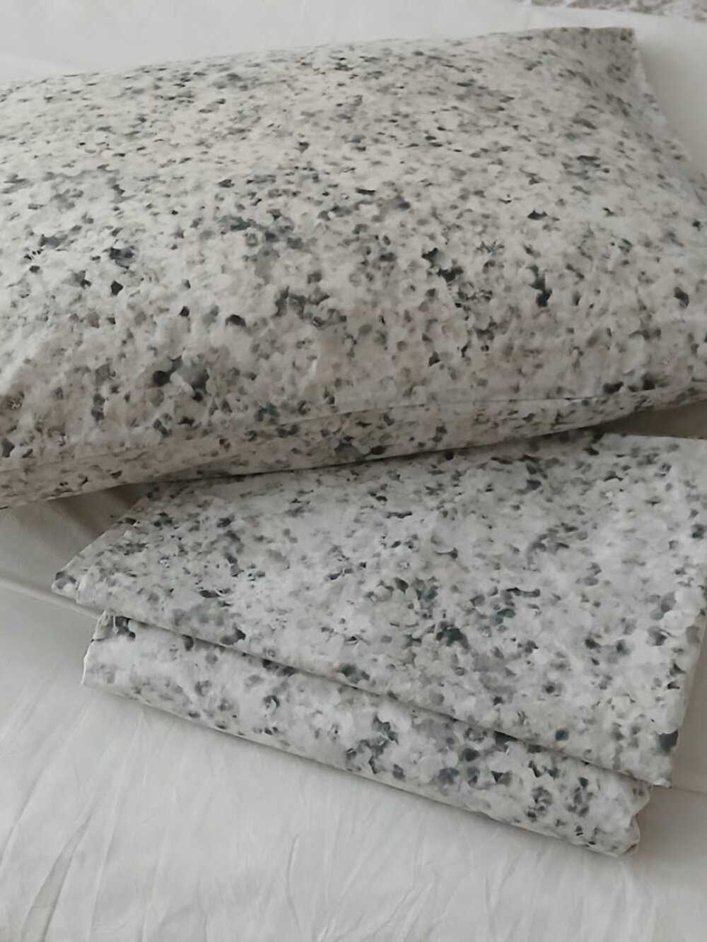 Calvin Klein Nocturnal Blossoms Duvet Cover and 2 Shams - grey and ivory - Queen